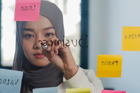 10 Perbedaan Bisnis Konvensional & Syariah yang Wajib Diketahui!